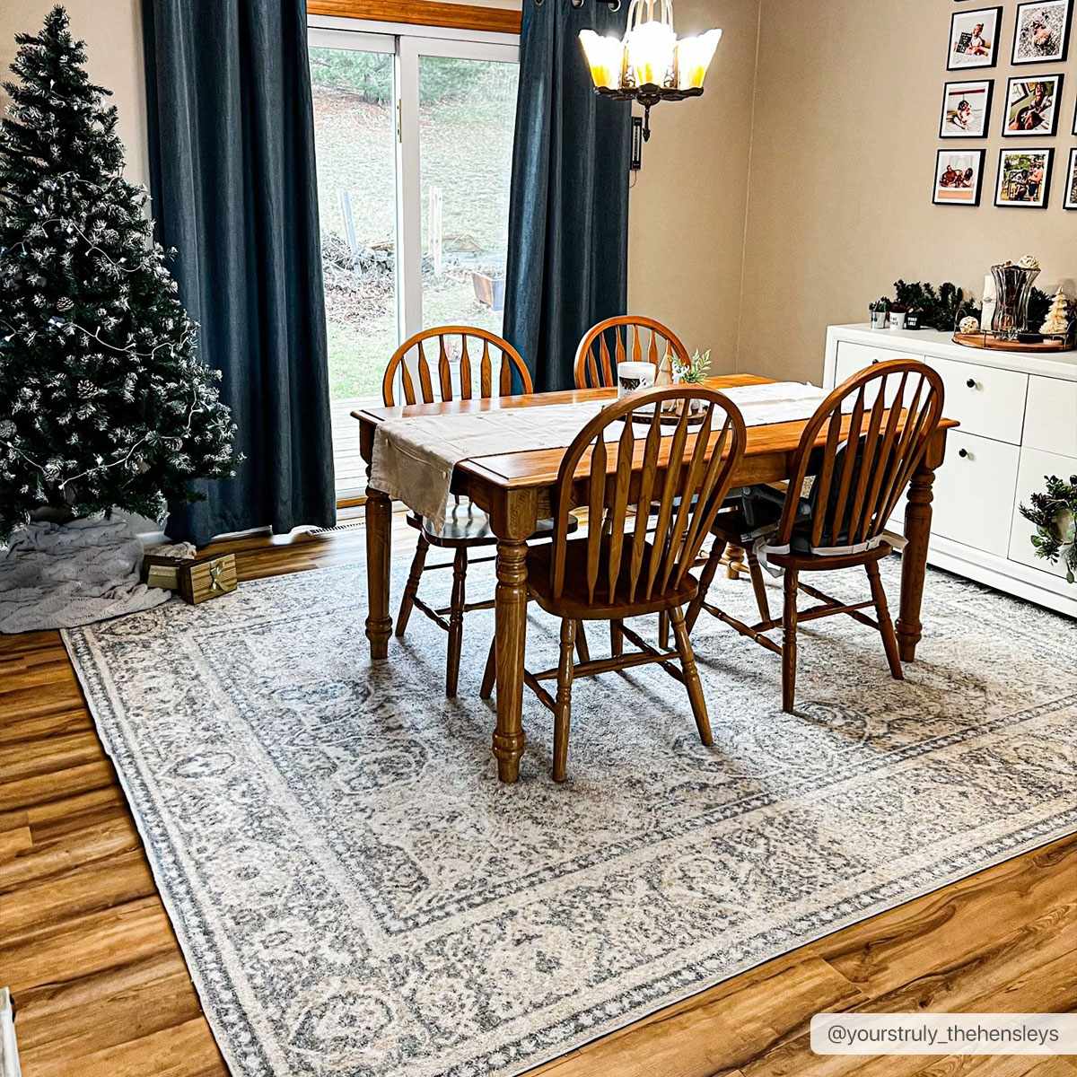 AriasWeave™ – Cream & Blue Washable Area Rug